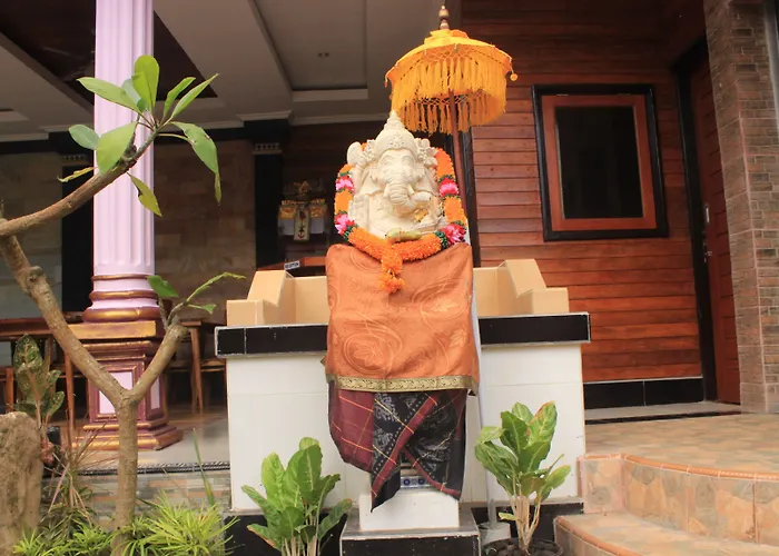 Kailash Garden Hotel 2*